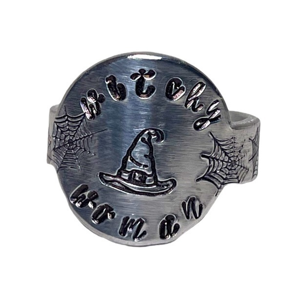 Handmade 9 stamped Witchy Woman‎ adjustable hypoallergenic medallion ring - Picture 5 of 8
